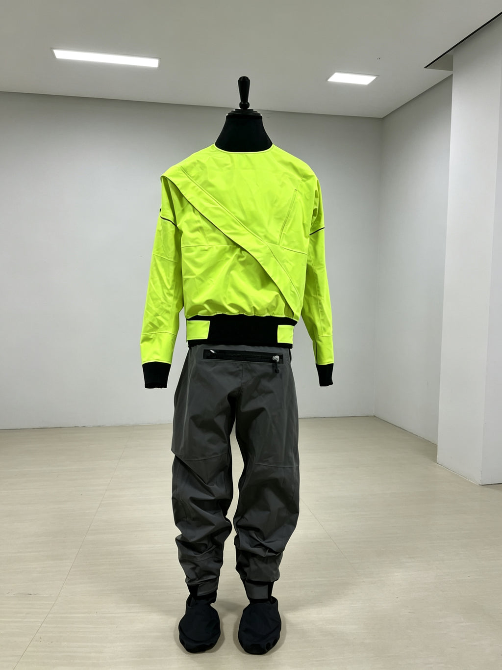 AZENG SPORTS One-Piece Waterproof Kayaking Drysuit , 3-Layer Fabric, Latex Seals, DWR Grade 4